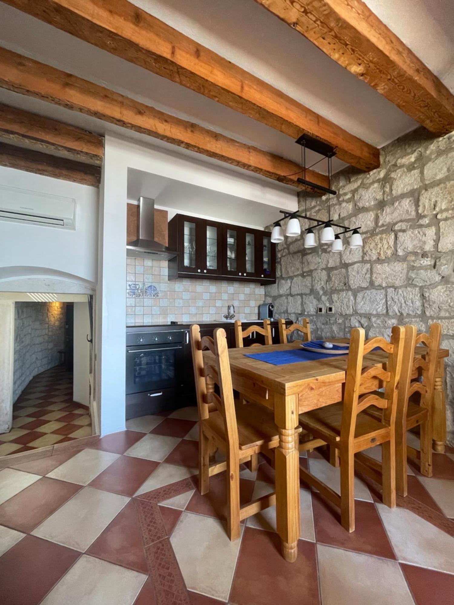Villa Gabine Каштела Экстерьер фото